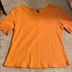 Orange/yellowish blouse